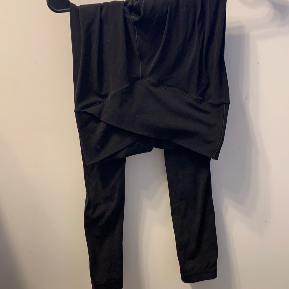 American Eagle criss cross leggings